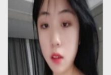 直播敢露敢做的00后超级胸-srcmini