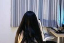 极品清纯美少女为钱献身-srcmini