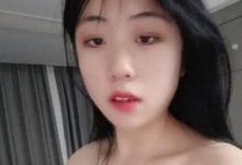 直播敢露敢做的00后超级胸-srcmini