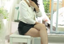 《小捷》扮演高优雅的钢琴老师-srcmini