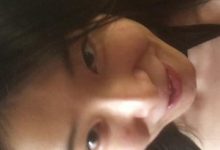 极品大杯女神《何惠》留学美国时吃瓜露脸合影-srcmini