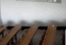 监控泄露学生情侣在教室的吃瓜行为，已被学校通报！【201M】-srcmini