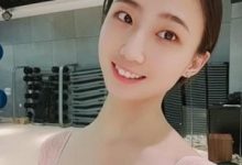 抖音网红高颜值瑜伽老师酒店自拍，极品身材火辣饱满【337MB】-srcmini