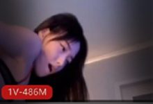 亚裔妖艳女主播（Elle Lee）直播全程高能，比基尼出场惊呆众人[1V-486M]-srcmini