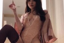 芝芝body2021年的推特红人街拍合集-srcmini