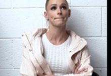 自由国保安部门超市偷窃系列：2V-7.8G高清画质，女主颜值身材在贤妗-srcmini