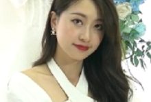 转载搬运百度云优雅钢琴老师小捷最新视频1V738M，肉丝包臀裙高跟鞋-srcmini