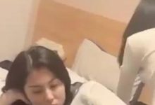 高颜值闺蜜自拍S级视频，男主惊艳身材下水道-srcmini